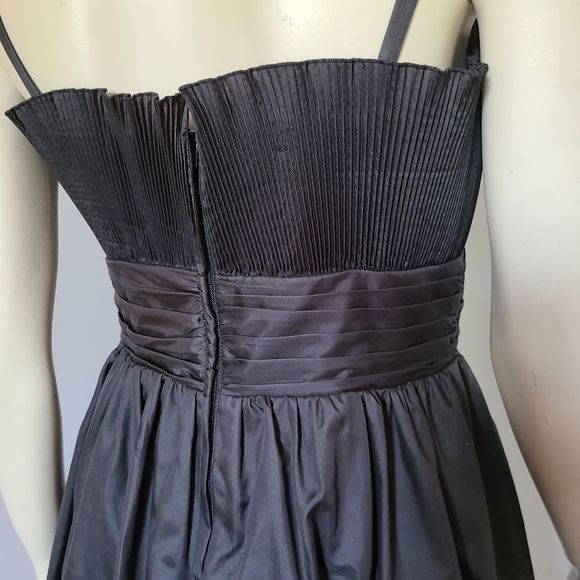 Puff Hemline Party Dress - Picture 3 of 9